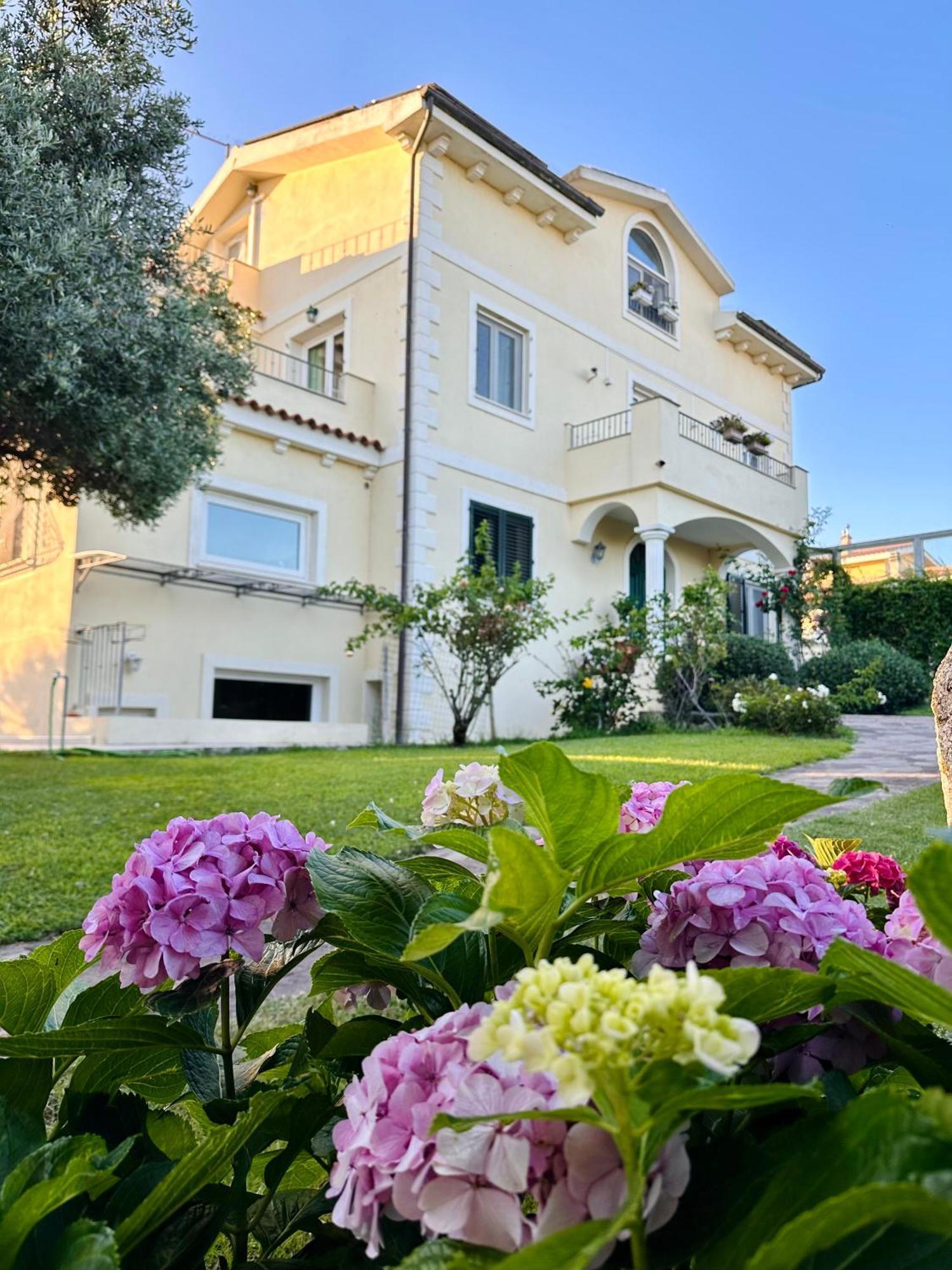 Villa Luce B&B Olbia Eksteriør bilde